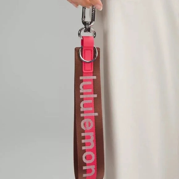 NWT Lululemon Never Lost Keychain Color Wordmark Ancient Copper/Glaze Pink - Picture 3 of 3